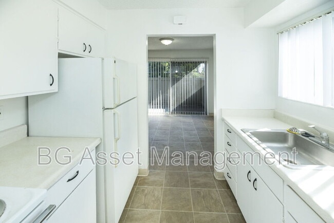 Foto del edificio - 1746 Kidder Ave