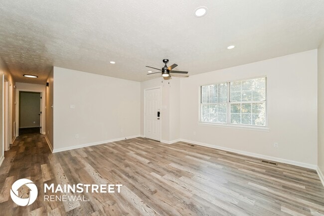 Foto del edificio - 6704 Bay Cir Dr