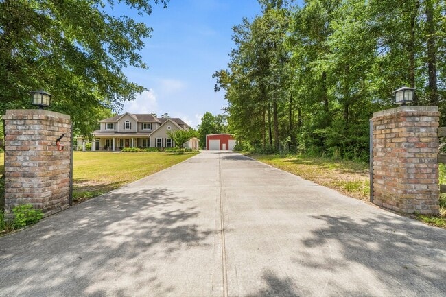 Building Photo - 2149 Pine Acres Dr