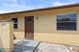 Building Photo - 4325 NW 5th Ave