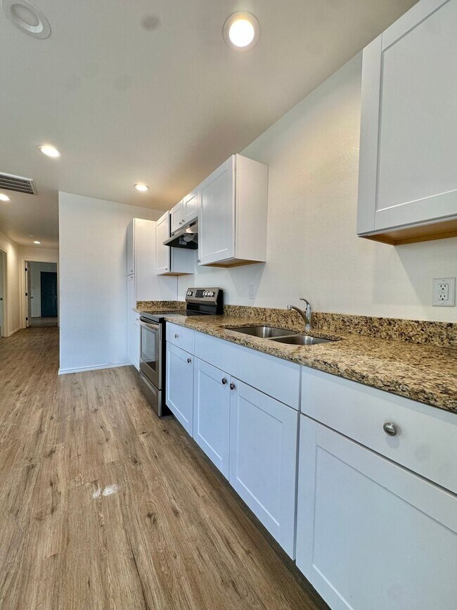 Foto del edificio - COMING AUGUST 2025 - Newly Built 3-Bedroom...