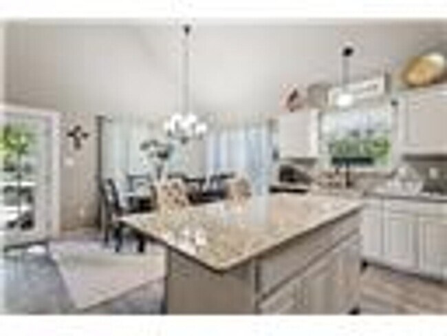 Building Photo - Elegance at it's Finest