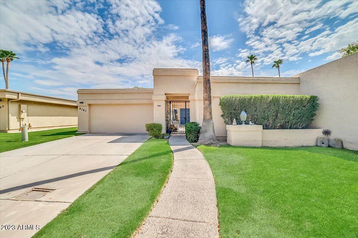 Primary Photo - 8161 E Del Cuarzo Dr