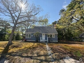 Building Photo - 200 Burr St
