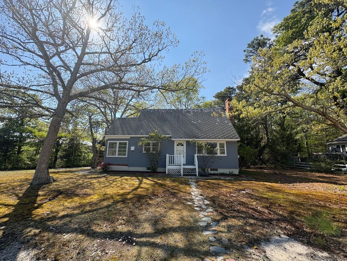 Primary Photo - Charming Barnegat Retreat – Cozy 3-Bed Hom...