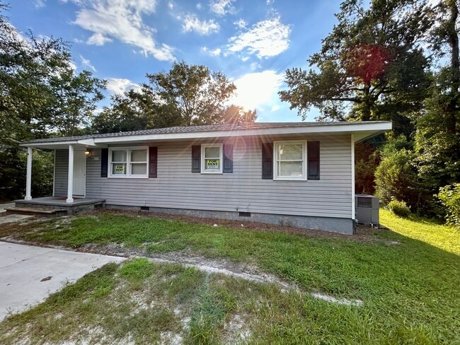 Building Photo - 233 Wood Dale Dr