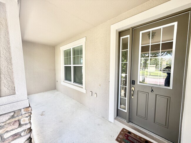 Foto del edificio - 8674 Wellington Blue Ln