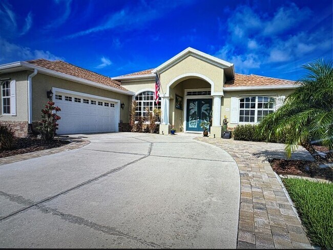 Building Photo - 887 Clear Lake Dr