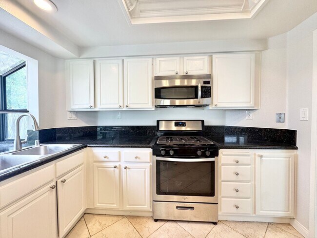 Foto del edificio - Beautiful 4Bd/2.5Ba Available In Laguna Hi...