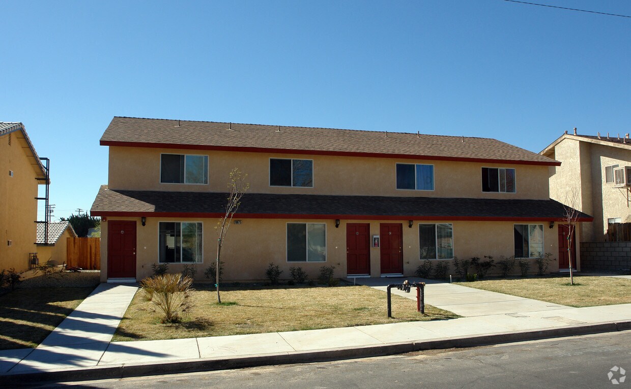 Foto principal - 16675 Zenda St