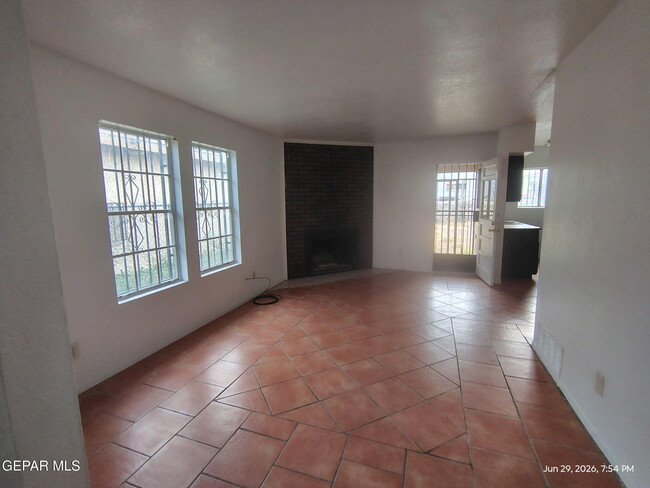 Building Photo - 8905 Ankerson St