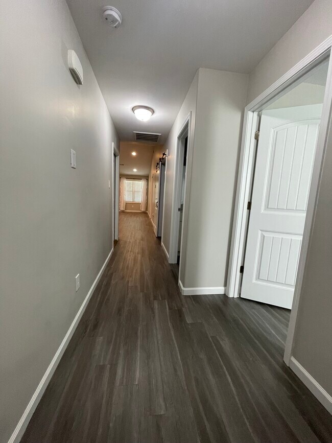 Foto del edificio - 5918 Knox Hill Way