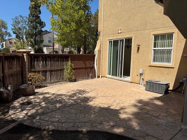 Building Photo - 915 Mira Lago Way