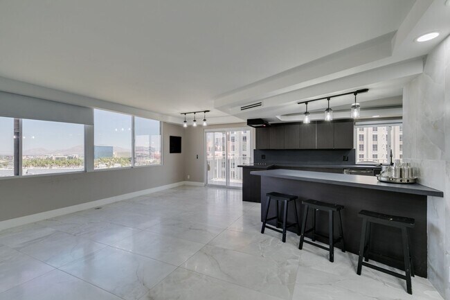 Building Photo - 205 E Harmon Ave