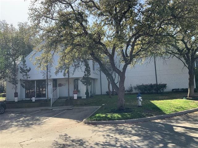 Building Photo - 5840 Spring Valley Rd