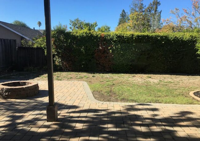 Foto del edificio - 945 Yarmouth Way