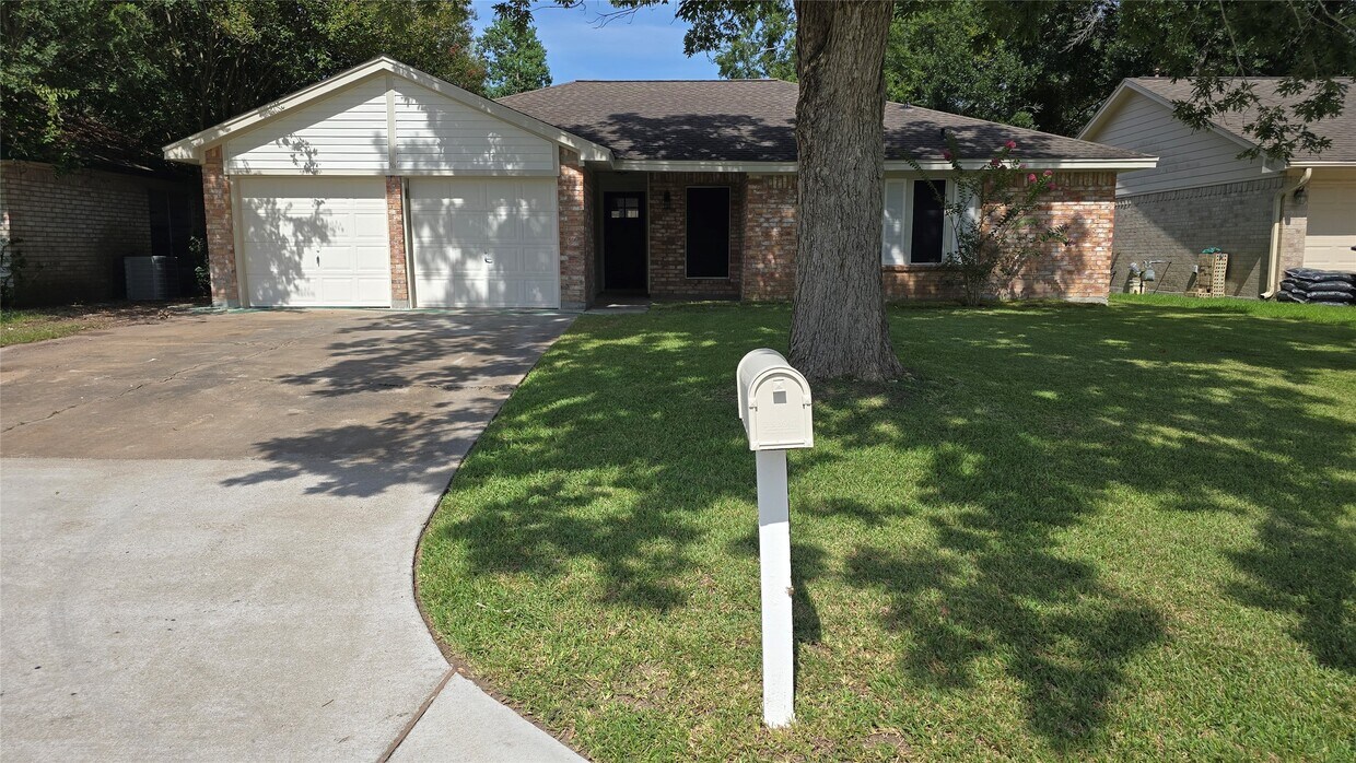 Foto principal - 3865 Jasmine Dr