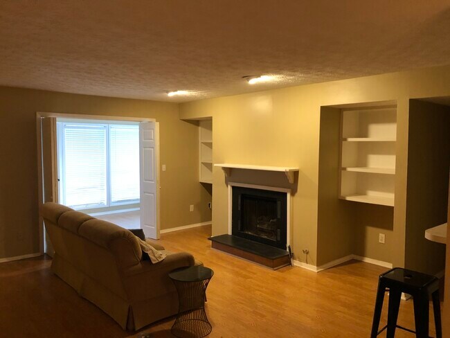 Foto del edificio - 302 Park Ridge Cir