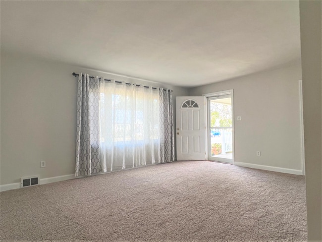 Foto del edificio - 108 E Cochran St