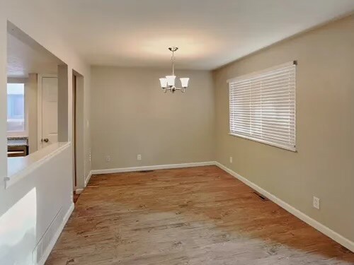 Foto principal - 9152 Meade St