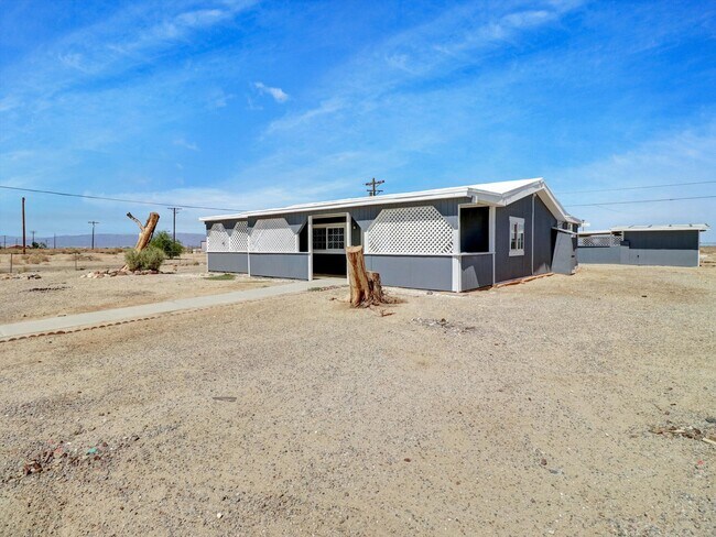 Building Photo - 2206 Ocean Side Ave