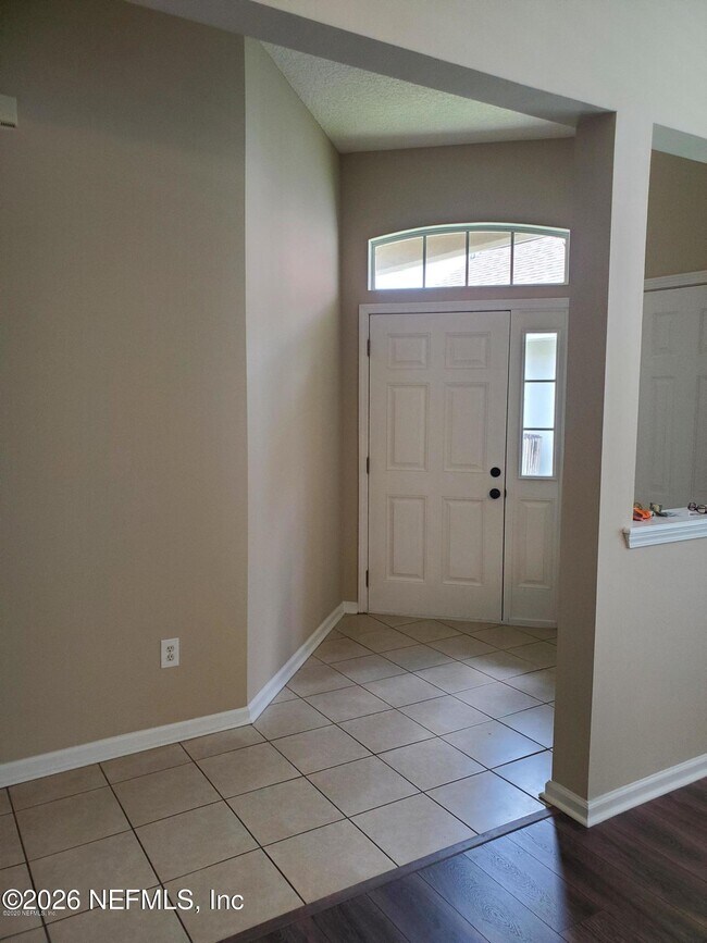 Building Photo - 1042 Briarcreek Rd
