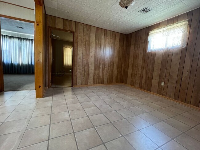 Building Photo - 606 SW 26th Pl