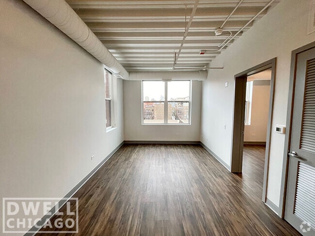 Building Photo - 951 W Dakin St