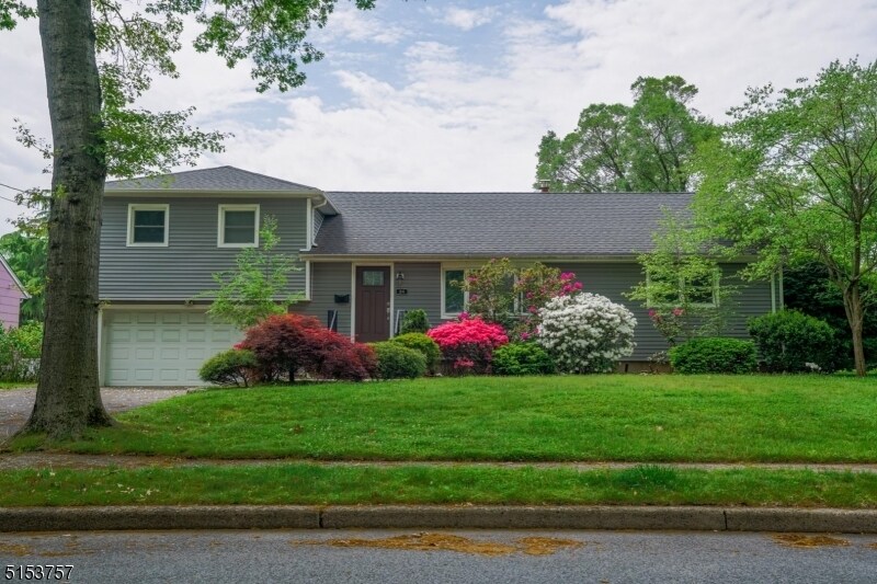 Primary Photo - 84 Alden Rd