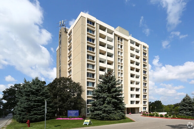 Foto del edificio - Lakeview Residences