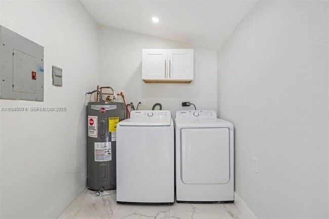 Foto del edificio - 15900 NW 18th Ave