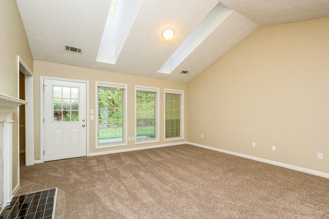 Building Photo - 3030 Camelot Woods Dr
