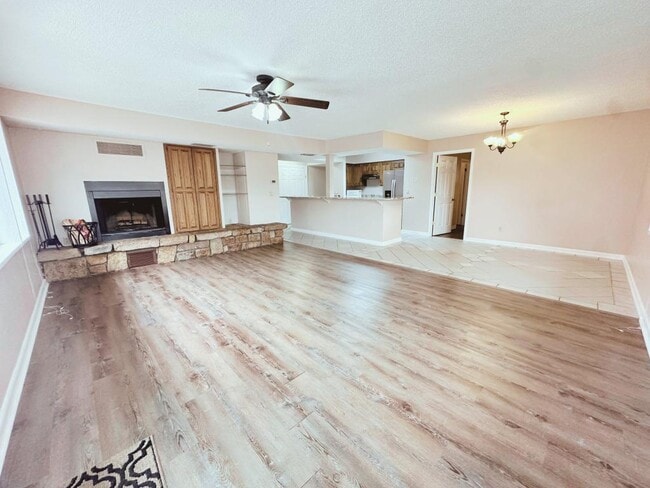 Building Photo - 100 Bayou Point