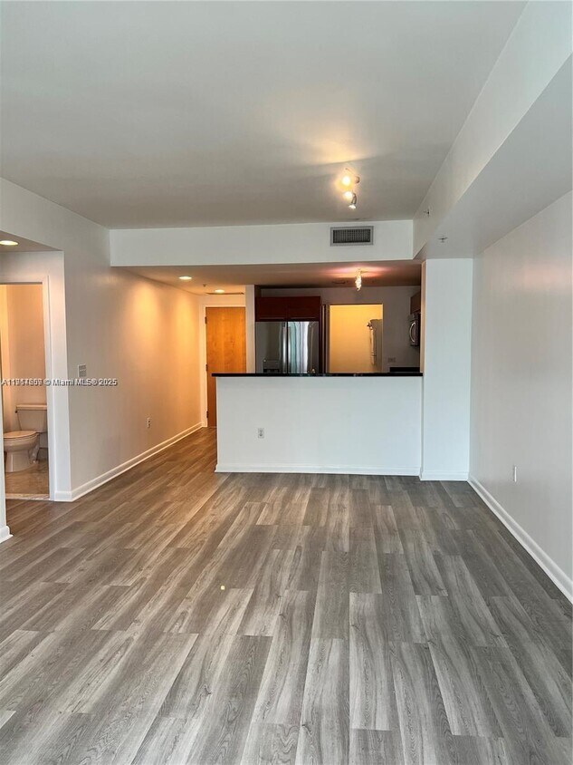 Foto principal - 244 Biscayne Blvd