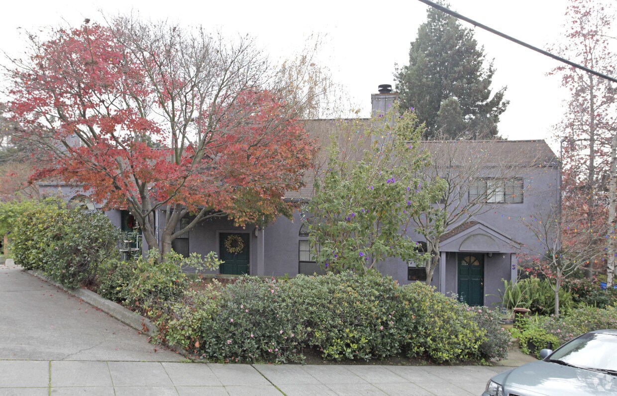 Primary Photo - 1 Home Pl E
