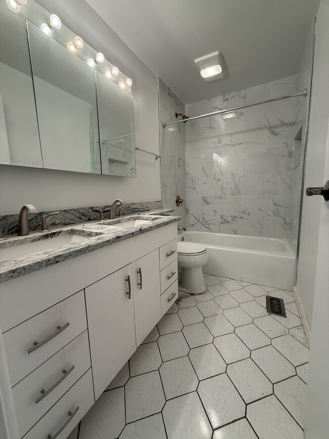 Foto del edificio - 2132 N Lincoln Ave