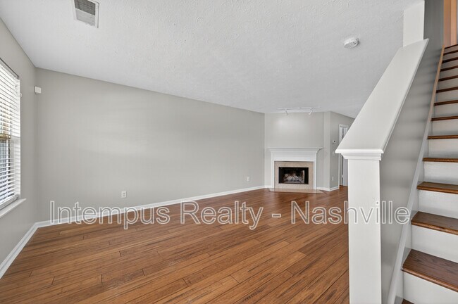 Foto del edificio - 3271 Harpeth Springs Dr