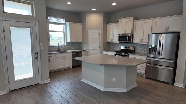 Foto del edificio - 2102 Dillon Pond Ln