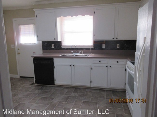 Building Photo - 3 br, 1.5 bath House - 122 Phifer Street