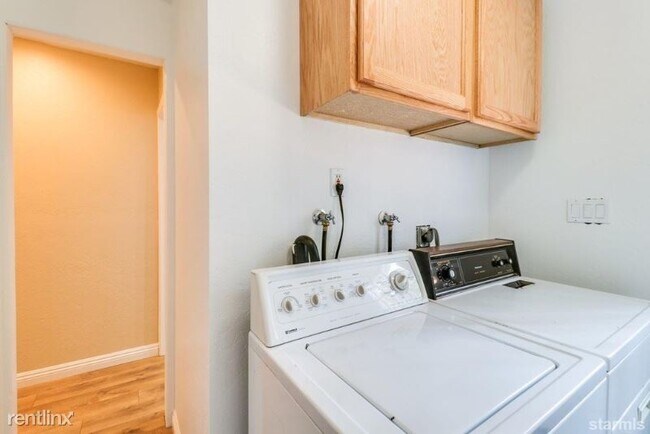 Building Photo - 2 br, 1 bath House - 3704 Primrose Rd