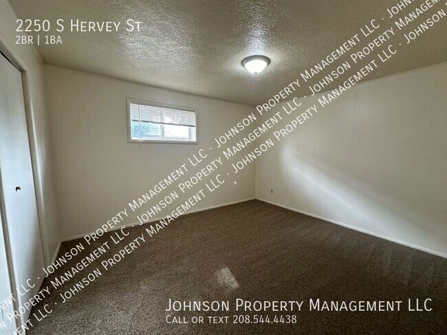 Building Photo - Boise Bench Apartment with Shared Yard, On...