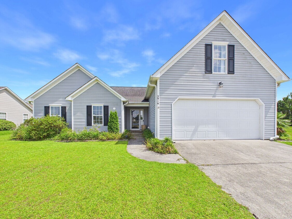 Beautiful 3 bd/ 2.5 house with Renovated Kitchen - Coming Soon!