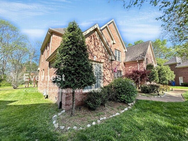 Foto del edificio - 4-Bedroom, 3.5-Bathroom Home in a Peaceful...