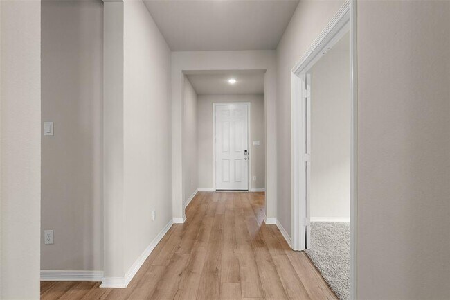 Foto del edificio - 2410 Table Rock Ct