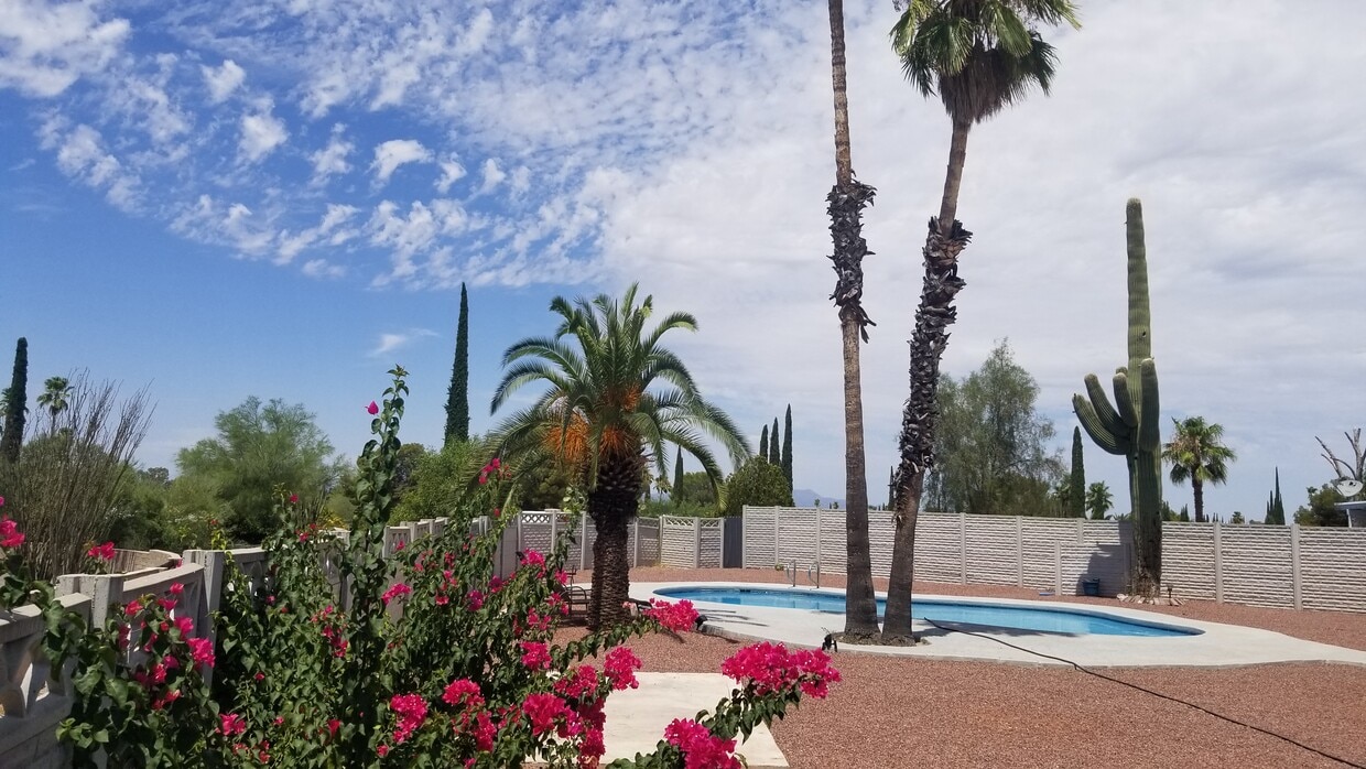 Foto principal - 9412 E Deer Trail Pl