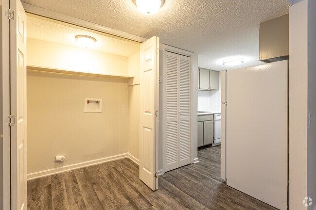 1HAB, 1,5BA - 770SF - The Reserve at Wynwood