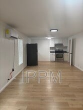 Building Photo - 619 E Pierce Ave