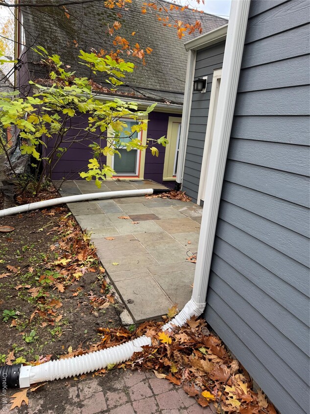 Building Photo - 58 Main St