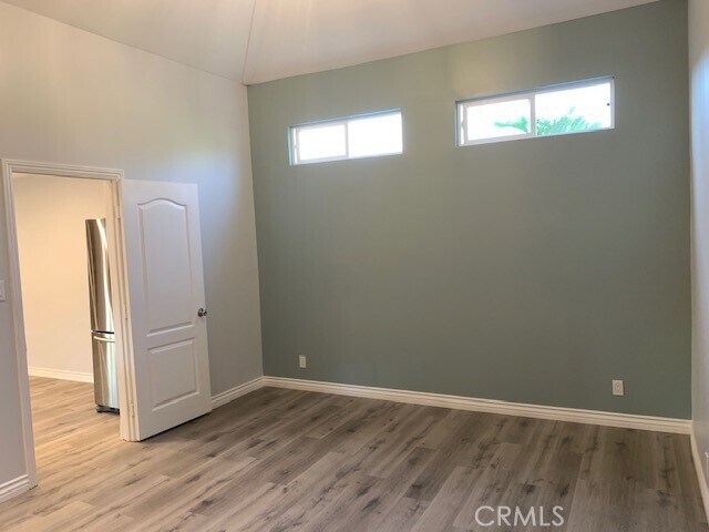 Building Photo - 4523 E La Cara St