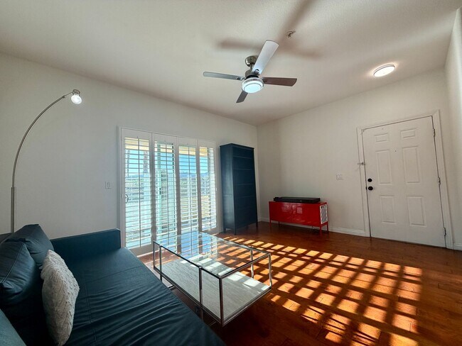 Foto del edificio - 2291 W Horizon Ridge Pkwy